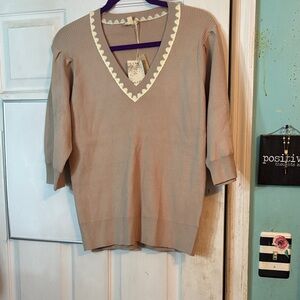 NWT Hem & Thread Beige V-Neck Sweater with Cream Trim Size Large